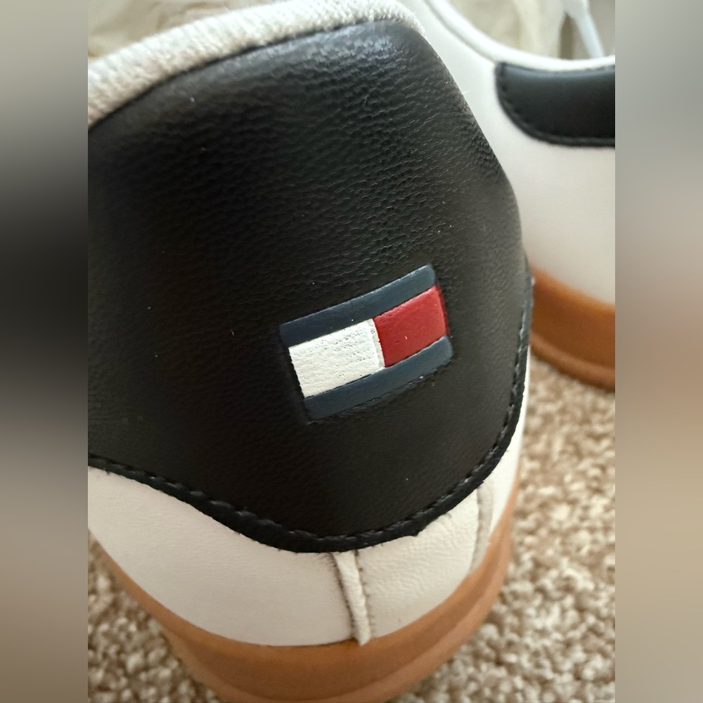 Tommy Hilfiger Women's Sarhli Lace-Up Sneakers- Size 9 - Picture 10 of 12
